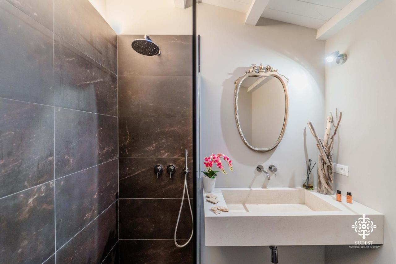 Ortigia Charming Suite Сиракуза Екстериор снимка