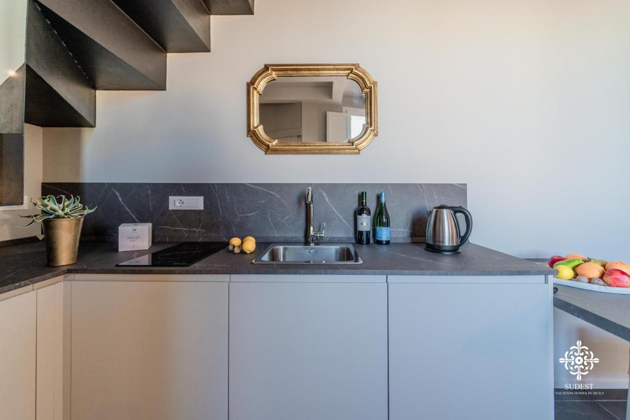 Ortigia Charming Suite Сиракуза Екстериор снимка